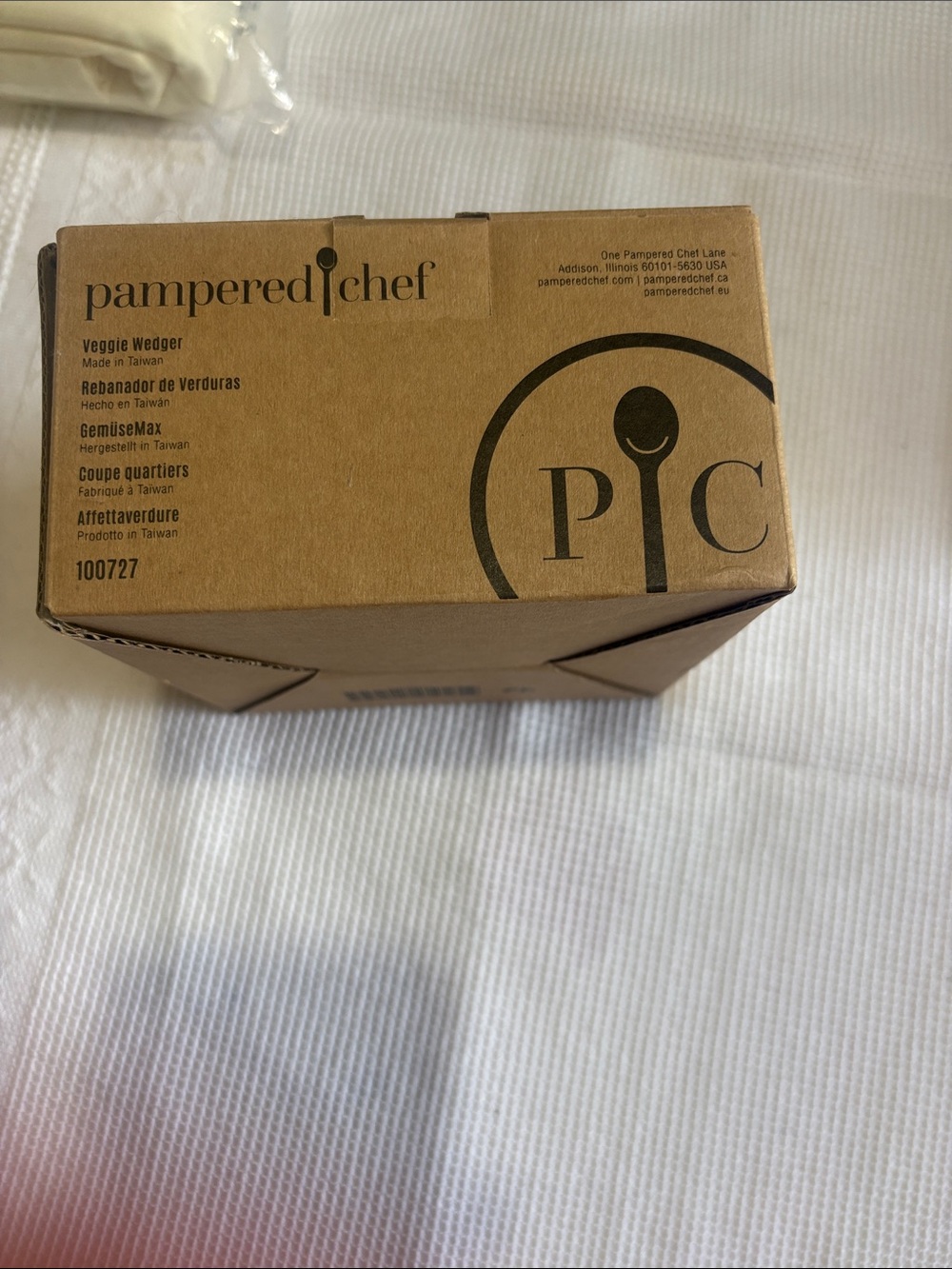 PAMPERED CHEF VEGGIE WEDGER NEW IN BOX